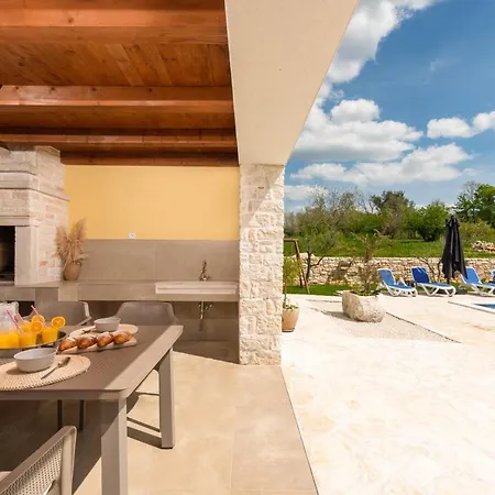 וילה Iria Bella *