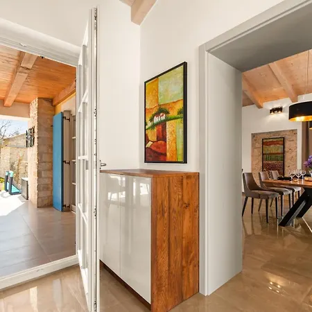 Iria Bella * Marčana