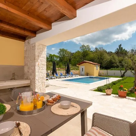 Iria Bella * Marčana