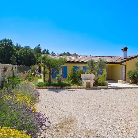 Iria Bella Villa Marcana